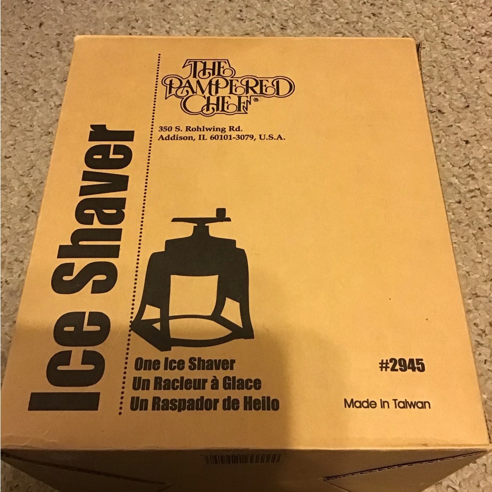 THE PAMPERED CHEF ICE SHAVER NIB 2945 RETIRED